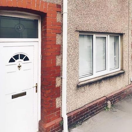 Urban Music Style Townhouse In Swansea City Center Exterior photo